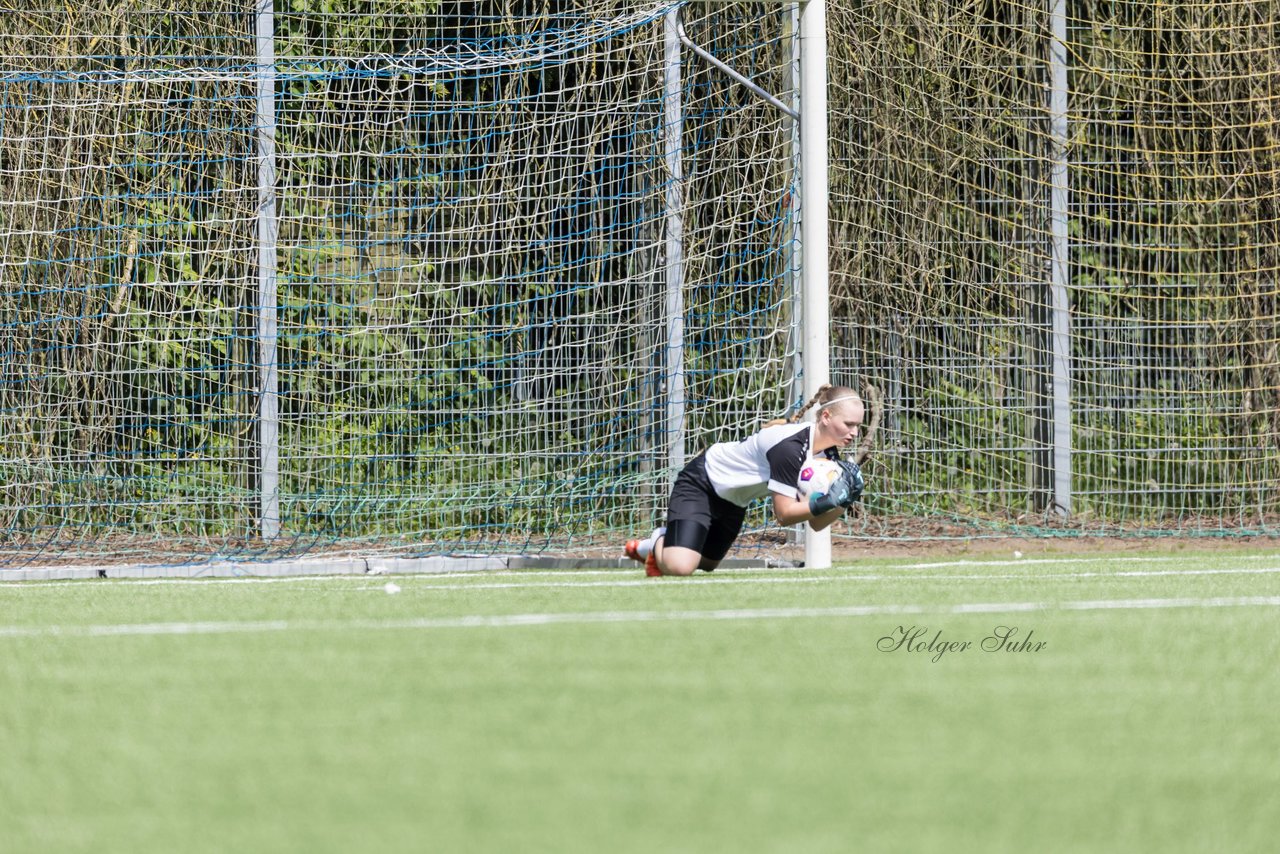 Bild 296 - wBJ SH-Pokalfinale  Holstein-Kiel - SV Viktoria : Ergebnis: 1:0